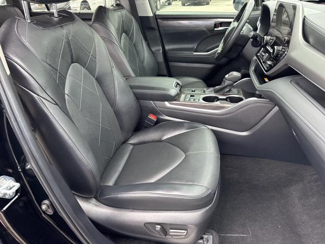 used 2024 Toyota Highlander car, priced at $46,888