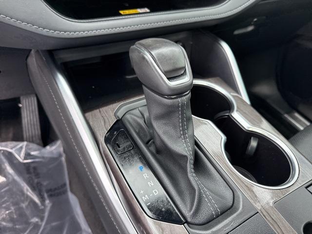 used 2024 Toyota Highlander car, priced at $46,888