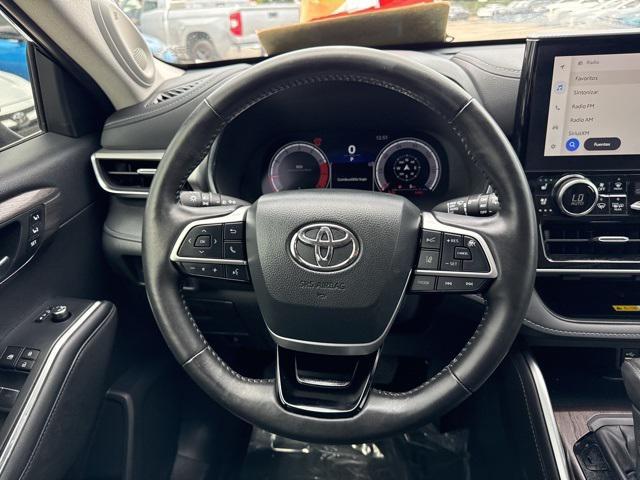 used 2024 Toyota Highlander car, priced at $46,888