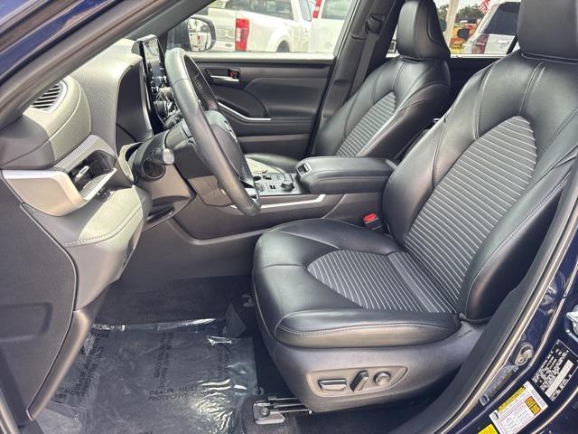 used 2022 Toyota Highlander car, priced at $40,988