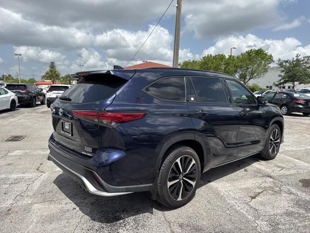 used 2022 Toyota Highlander car, priced at $40,988