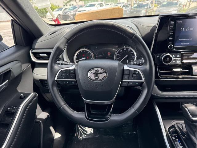 used 2022 Toyota Highlander car, priced at $40,988