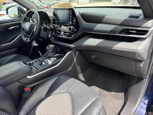 used 2022 Toyota Highlander car, priced at $40,988