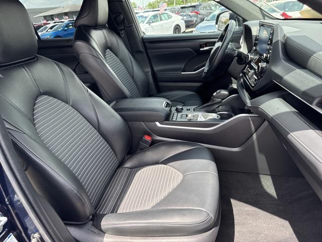 used 2022 Toyota Highlander car, priced at $40,988