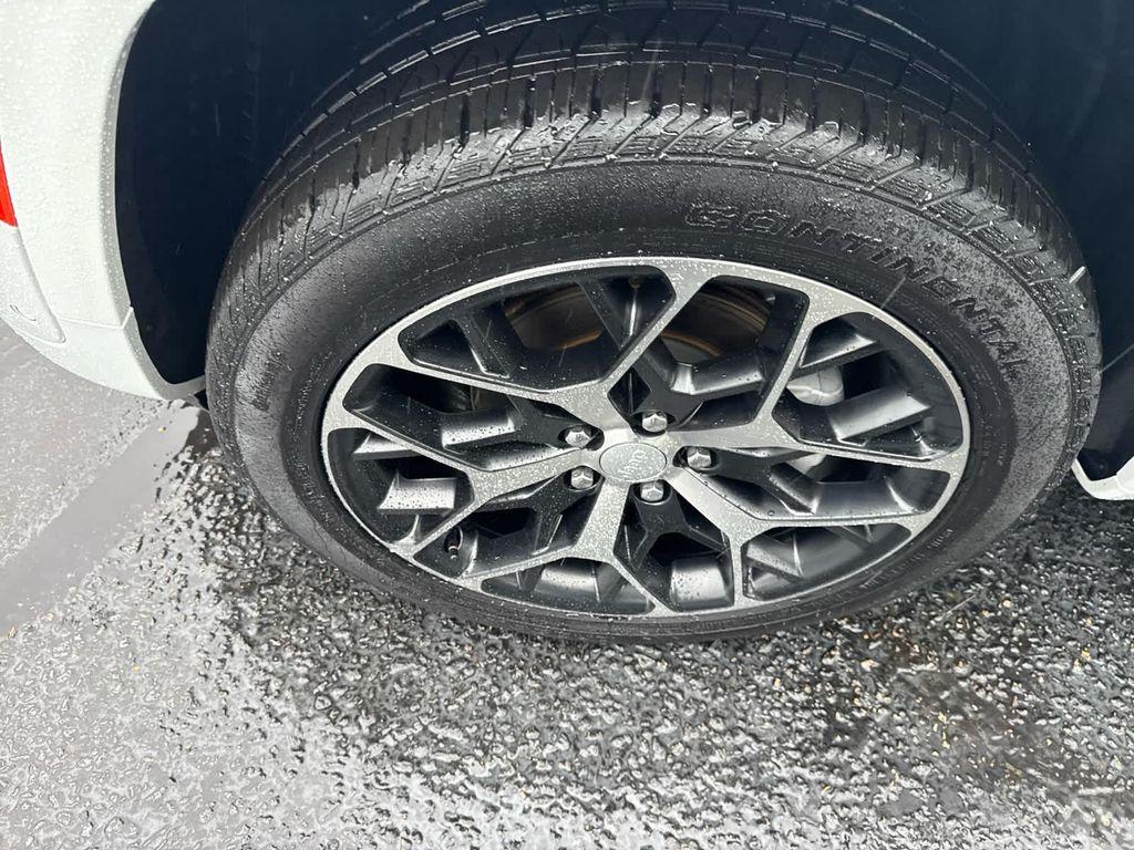 used 2024 Jeep Grand Cherokee car, priced at $51,456