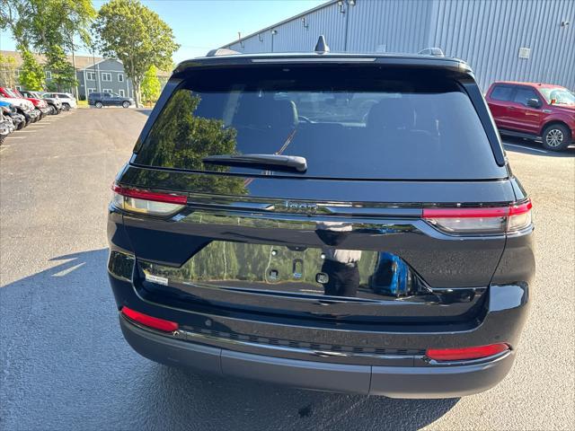 new 2025 Jeep Grand Cherokee car, priced at $42,699