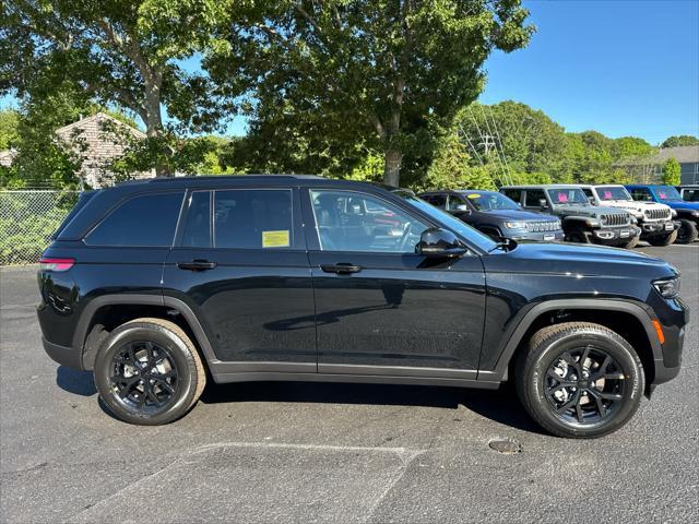 new 2025 Jeep Grand Cherokee car, priced at $42,699