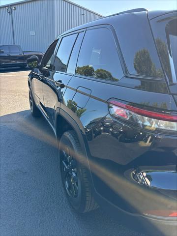 new 2025 Jeep Grand Cherokee car, priced at $42,699