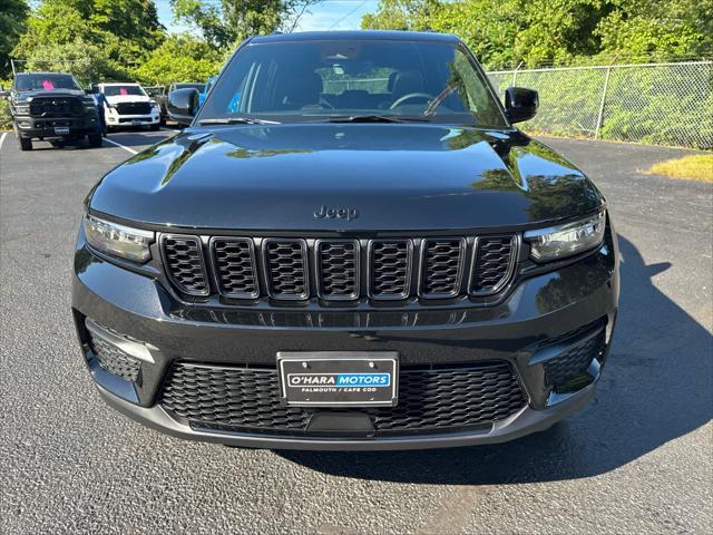 new 2025 Jeep Grand Cherokee car, priced at $42,699