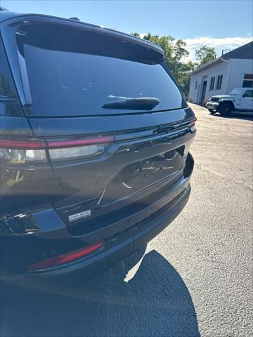 new 2025 Jeep Grand Cherokee car, priced at $42,699