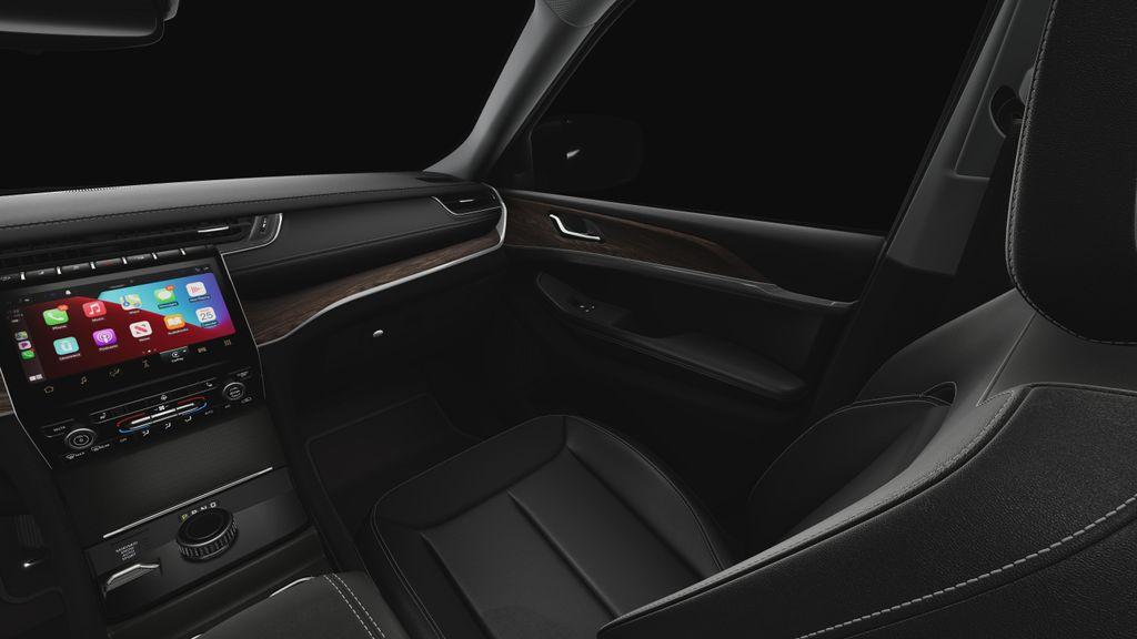 new 2025 Jeep Grand Cherokee car, priced at $48,637