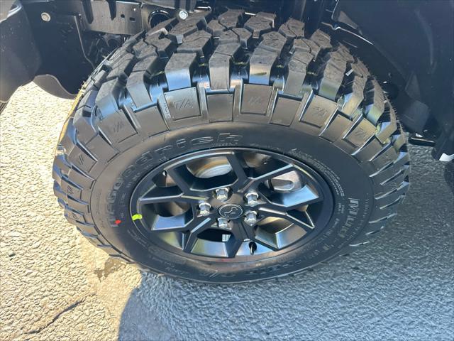 new 2025 Jeep Gladiator car, priced at $50,242