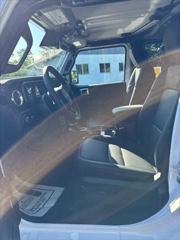 new 2025 Jeep Gladiator car, priced at $50,242