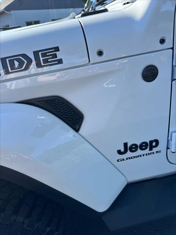 new 2025 Jeep Gladiator car, priced at $50,242