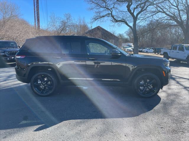 new 2025 Jeep Grand Cherokee car, priced at $50,281