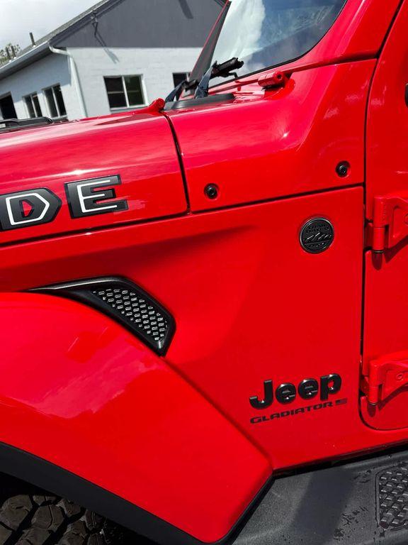 new 2025 Jeep Gladiator car, priced at $43,508