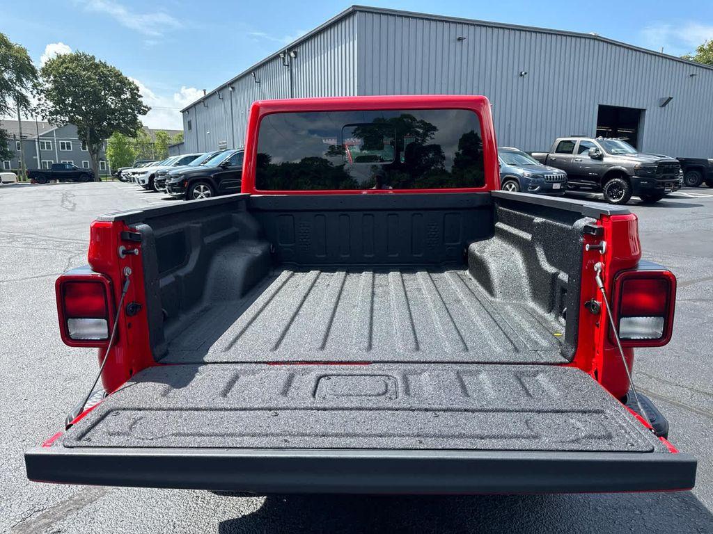 new 2025 Jeep Gladiator car, priced at $43,508