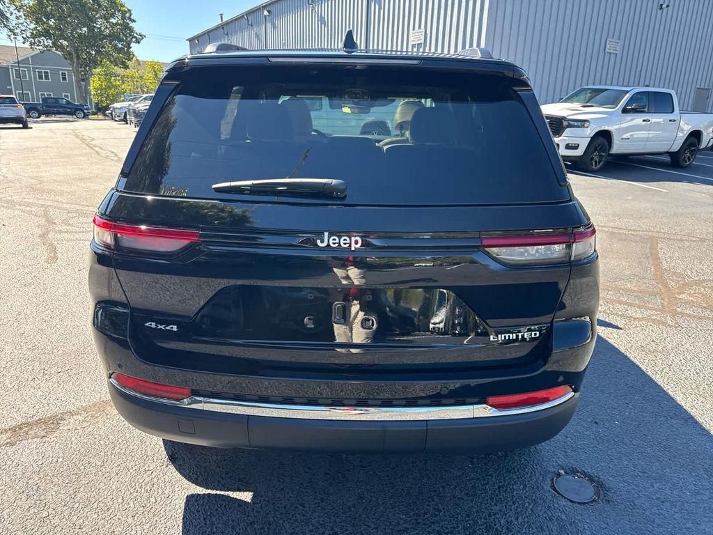 new 2025 Jeep Grand Cherokee car, priced at $46,306