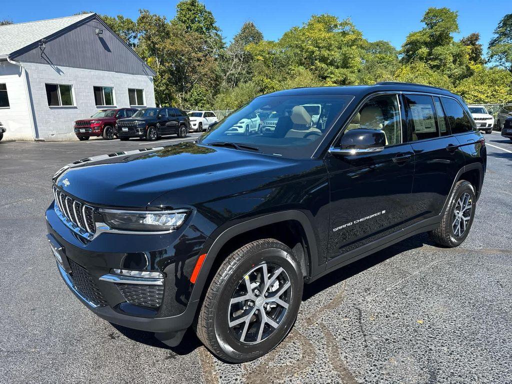 new 2025 Jeep Grand Cherokee car, priced at $46,306