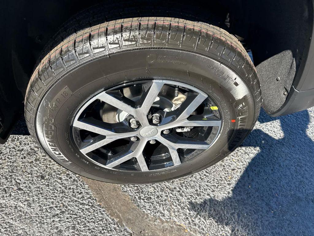 new 2025 Jeep Grand Cherokee car, priced at $46,306