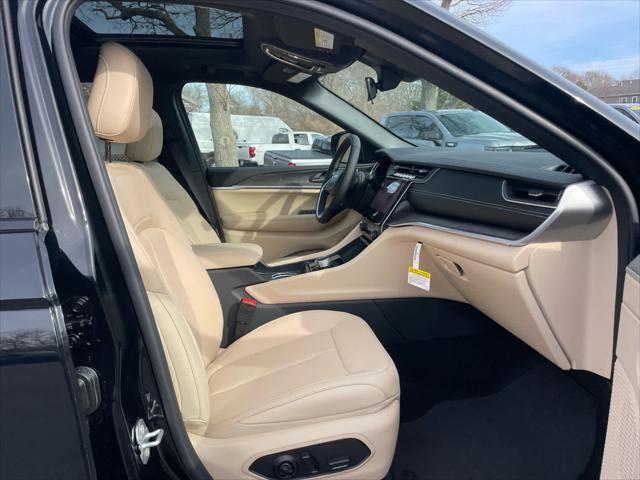 new 2025 Jeep Grand Cherokee car, priced at $47,510