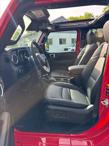 new 2025 Jeep Wrangler car, priced at $55,375