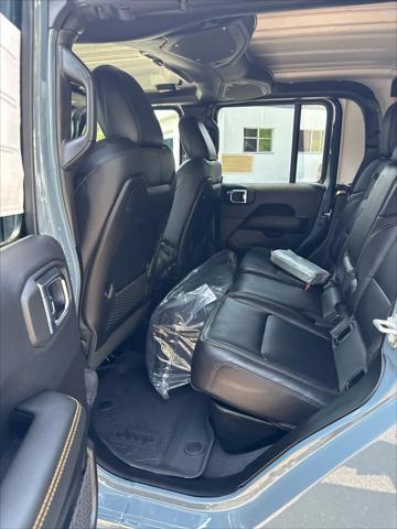 new 2025 Jeep Gladiator car, priced at $48,979