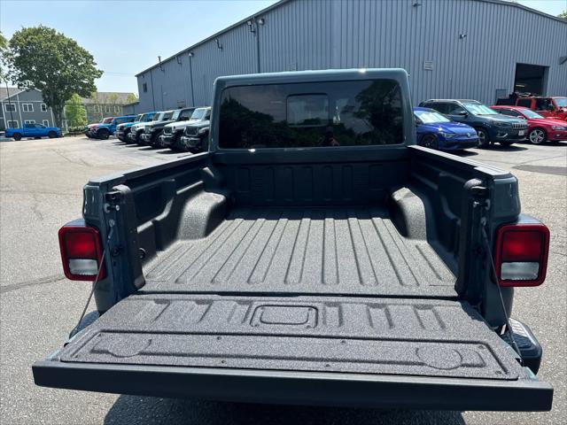 new 2025 Jeep Gladiator car, priced at $48,979
