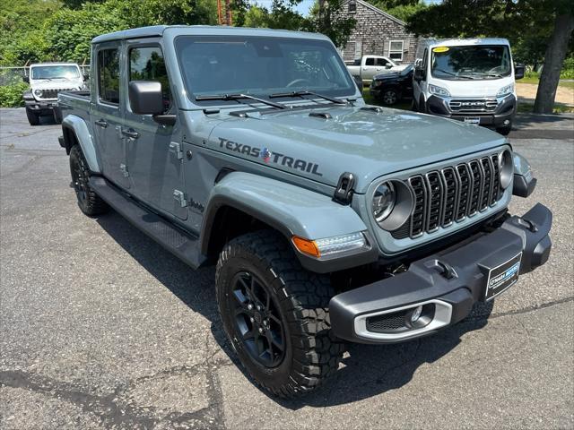 new 2025 Jeep Gladiator car, priced at $48,979