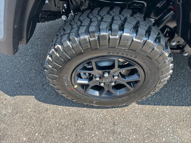 new 2025 Jeep Gladiator car, priced at $48,979