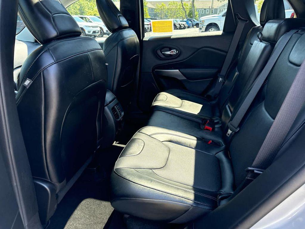 used 2022 Jeep Cherokee car, priced at $29,289