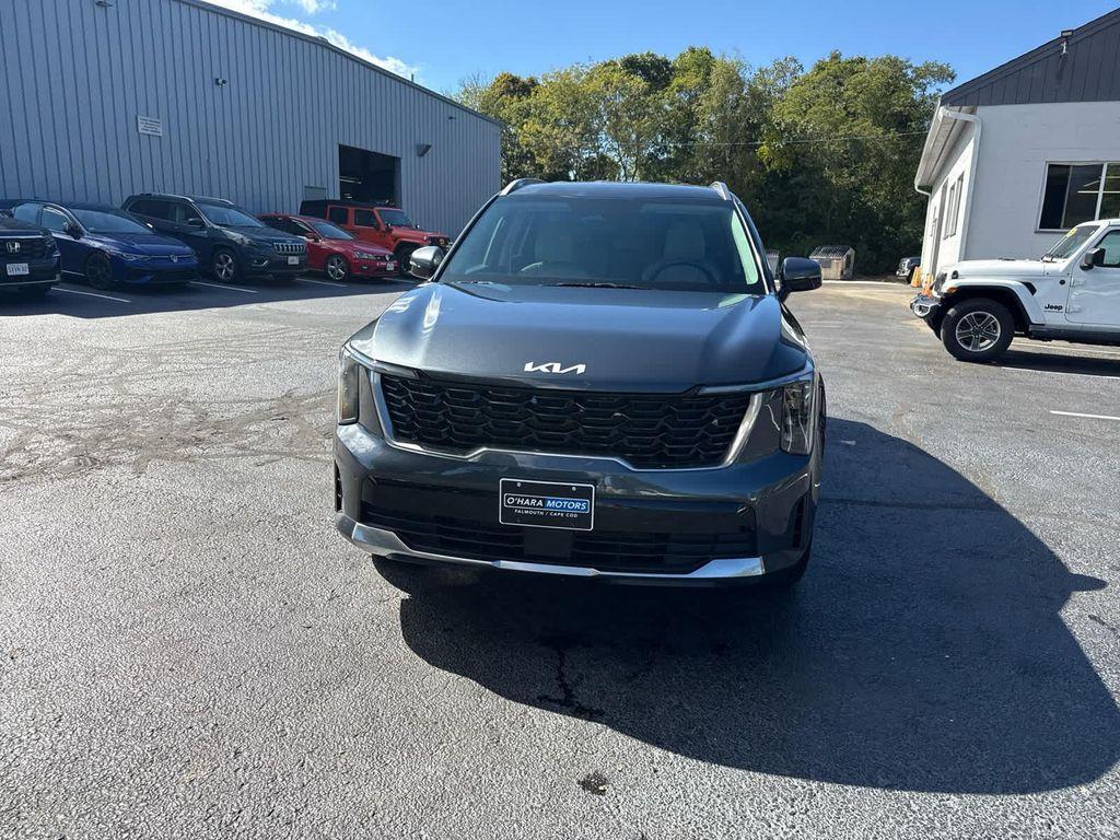 used 2024 Kia Sorento car, priced at $33,492