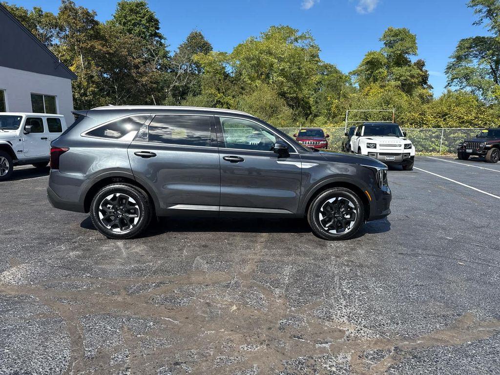 used 2024 Kia Sorento car, priced at $33,492