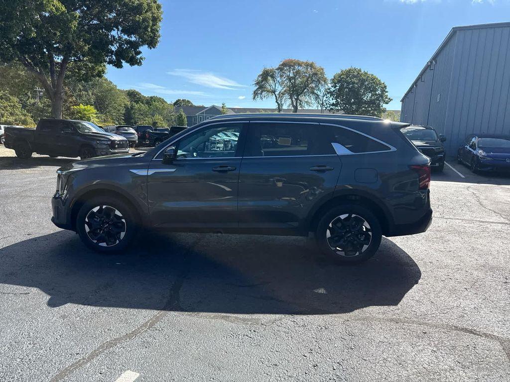 used 2024 Kia Sorento car, priced at $33,492