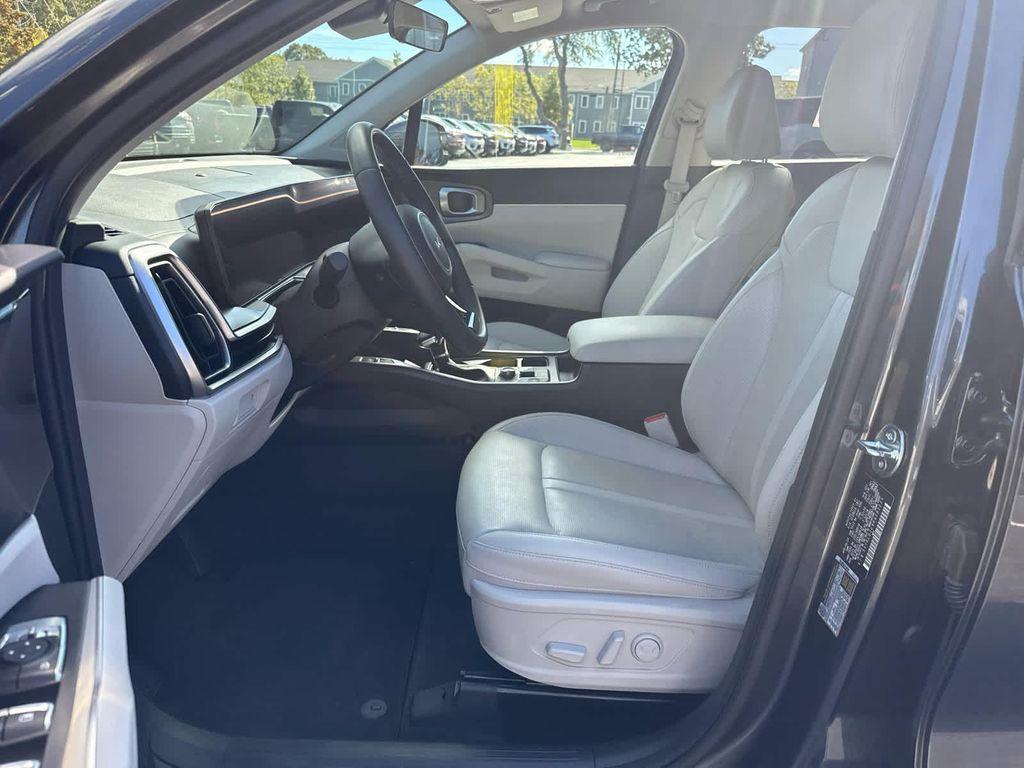 used 2024 Kia Sorento car, priced at $33,492