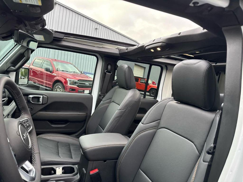 new 2026 Jeep Wrangler car, priced at $53,423