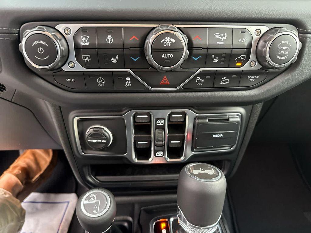 new 2026 Jeep Wrangler car, priced at $53,423