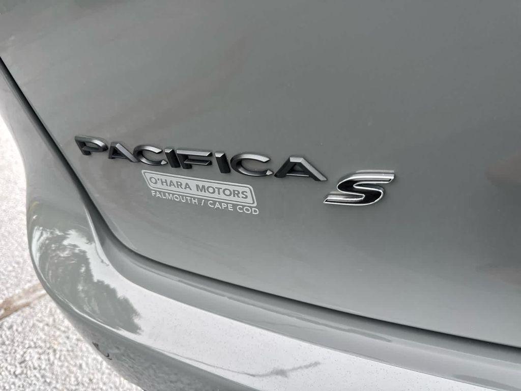 used 2023 Chrysler Pacifica Hybrid car, priced at $33,953