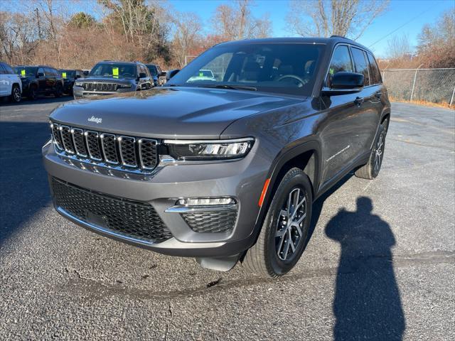 new 2025 Jeep Grand Cherokee car, priced at $45,430