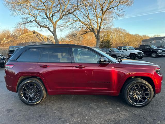 new 2025 Jeep Grand Cherokee car, priced at $60,002