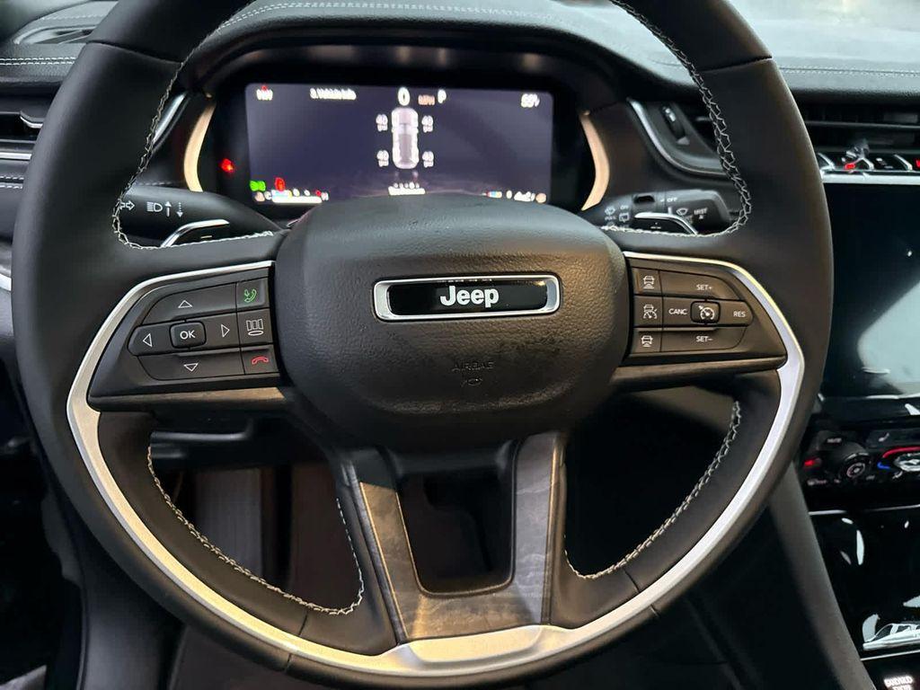 new 2025 Jeep Grand Cherokee car, priced at $50,308