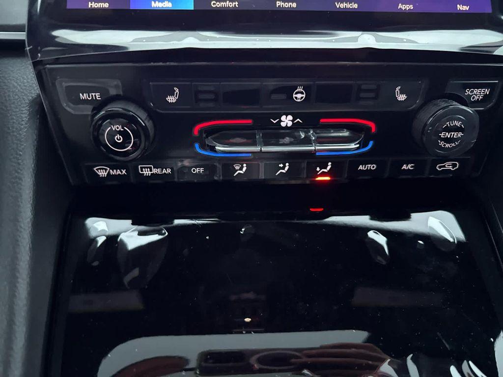 new 2025 Jeep Grand Cherokee car, priced at $50,308