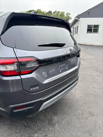 used 2025 Honda Pilot car, priced at $45,576
