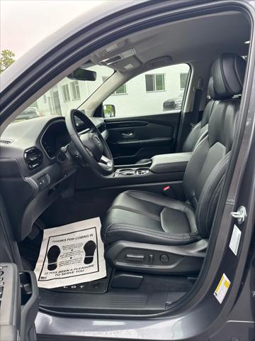 used 2025 Honda Pilot car, priced at $45,576