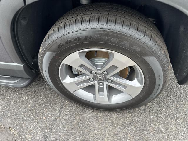 used 2025 Honda Pilot car, priced at $45,576