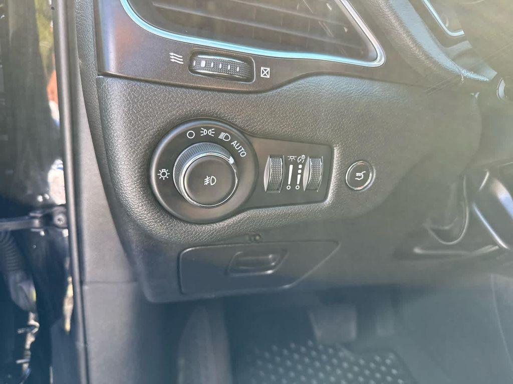 used 2022 Jeep Cherokee car, priced at $29,273