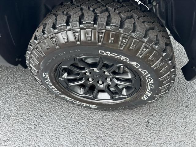 new 2025 Ram 1500 car, priced at $64,199