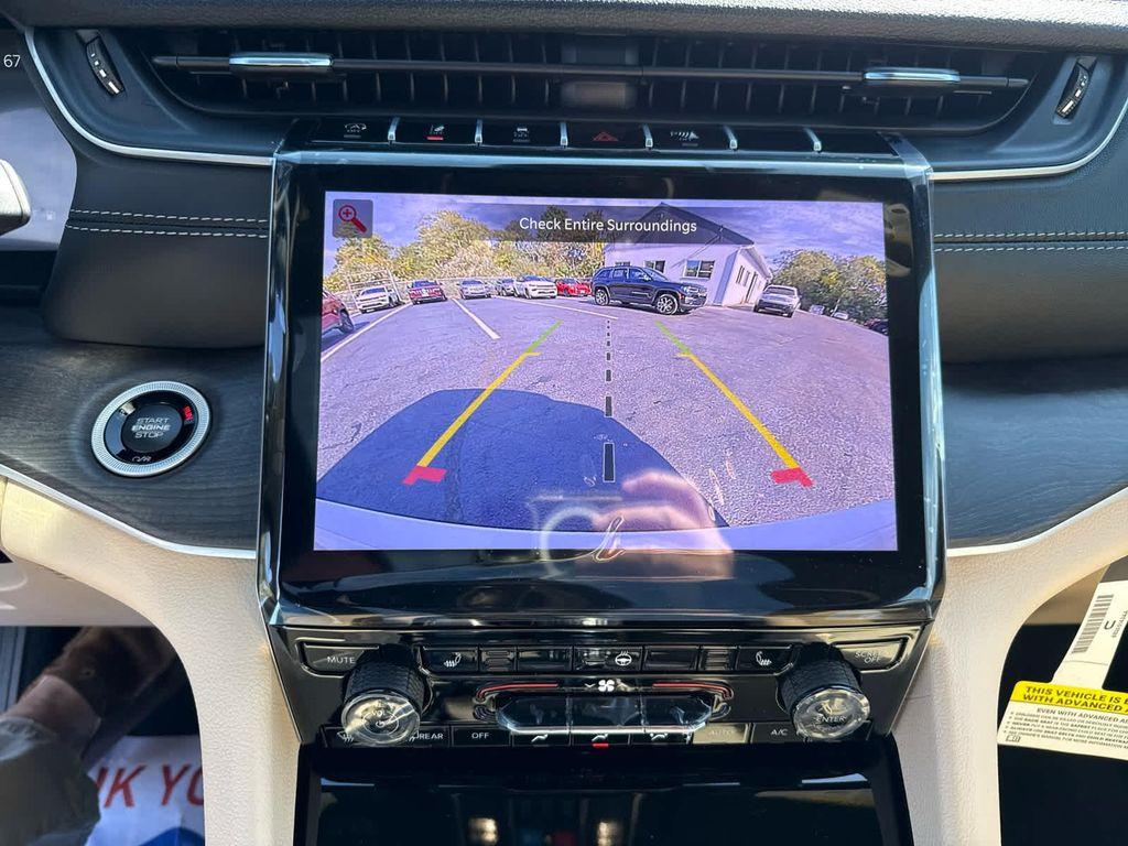 new 2025 Jeep Grand Cherokee car, priced at $44,922