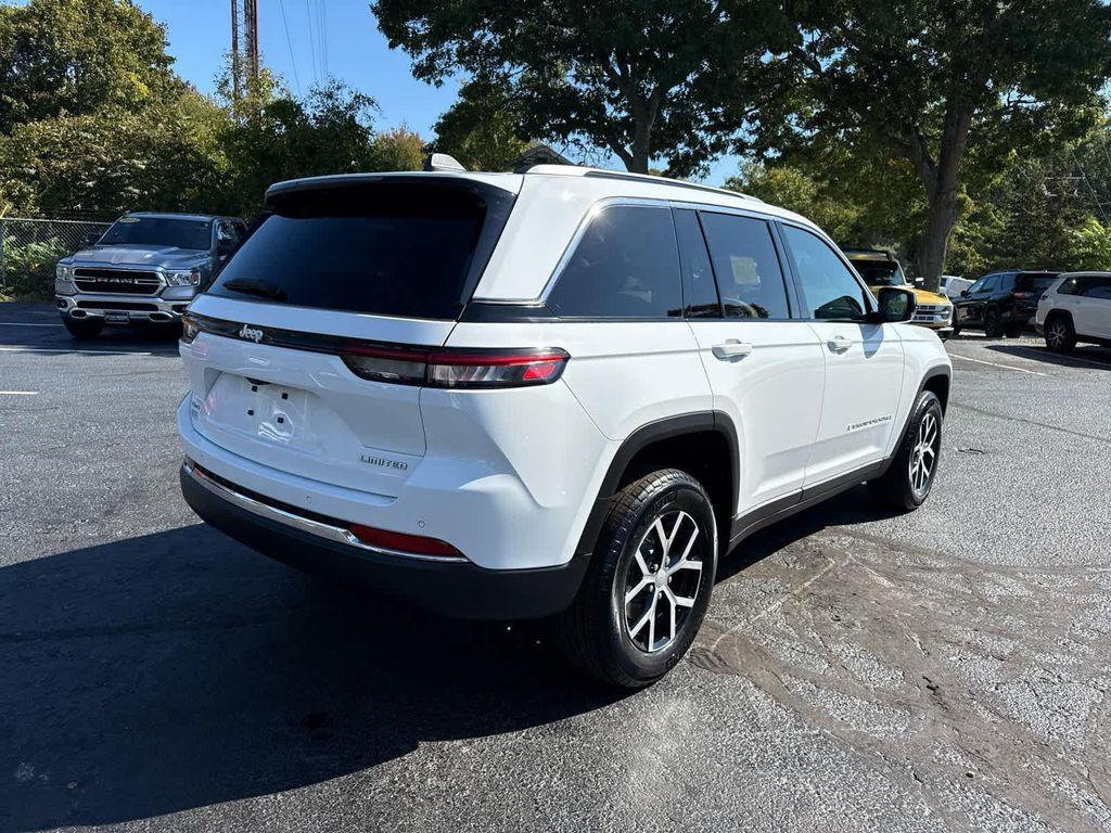 new 2025 Jeep Grand Cherokee car, priced at $44,922