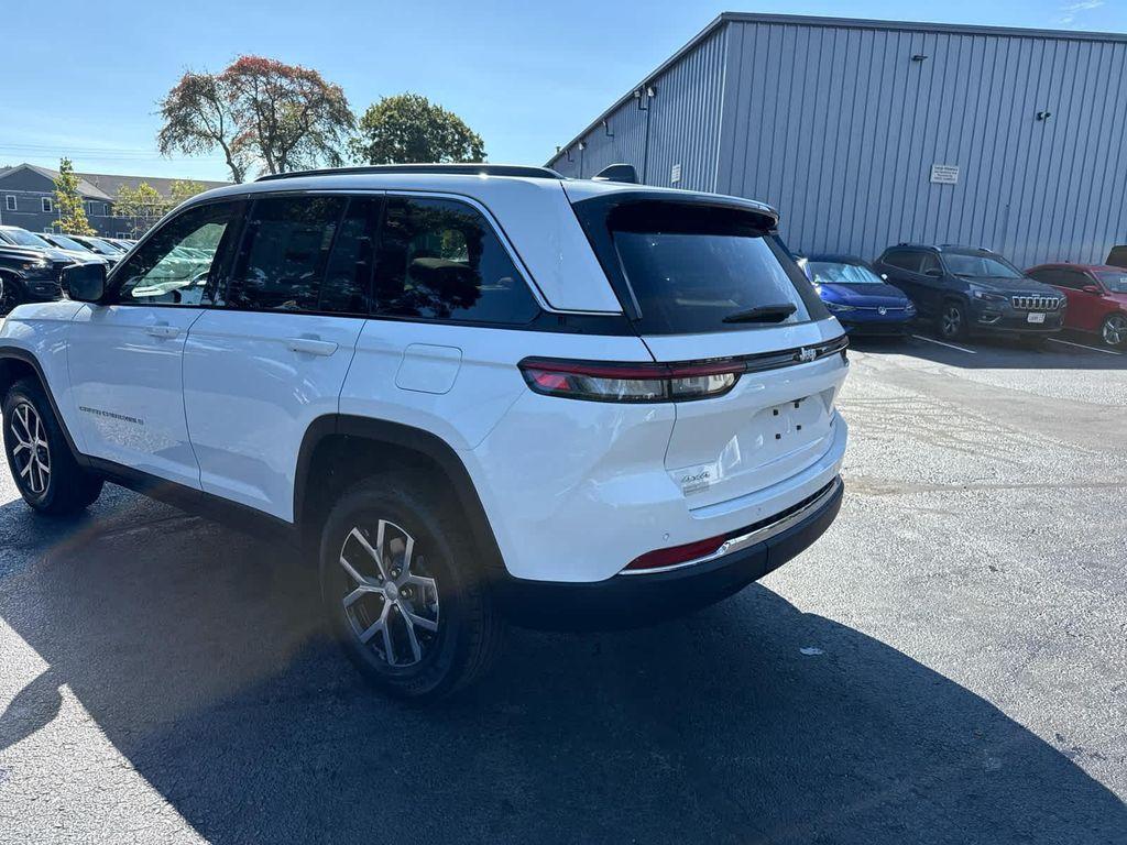 new 2025 Jeep Grand Cherokee car, priced at $44,922